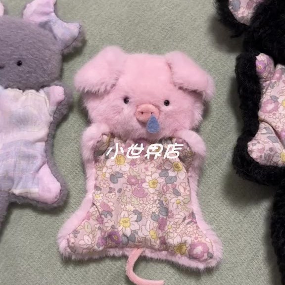 是个流鼻涕的小猪崽崽玩偶啊