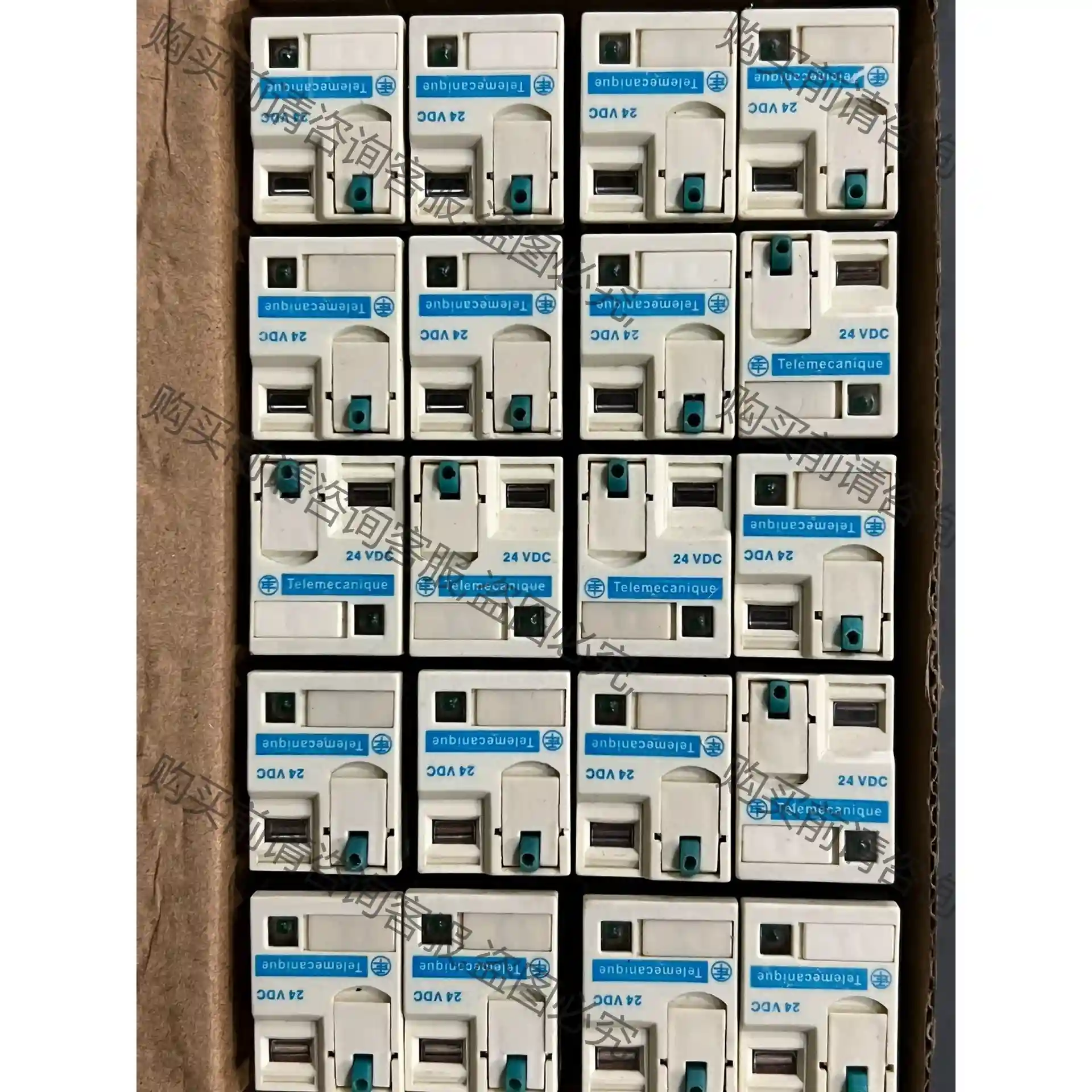 施耐de继电器RXM2AB2BD DC24V。拆机货,电流:1 先议价 拆机货包