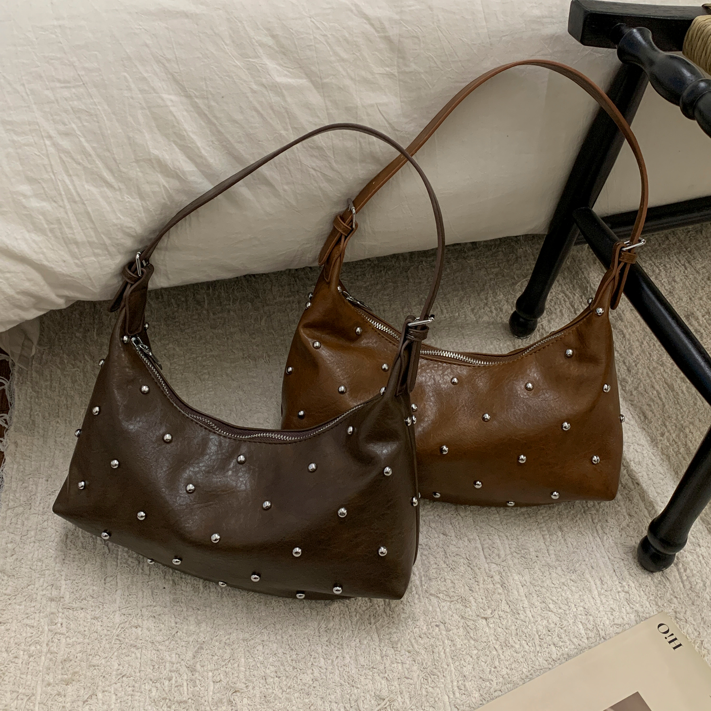 复古铆钉腋下包包女士2025秋冬新款潮时尚手提法棍包高级感单肩包