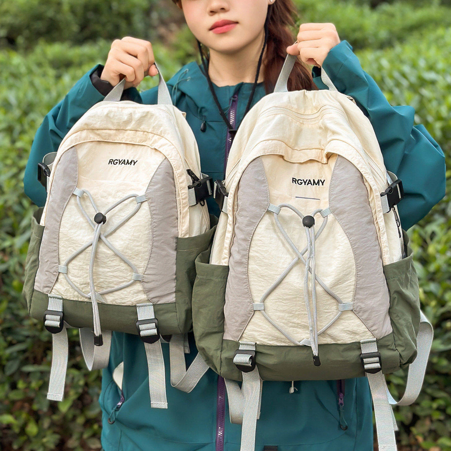 户外撞色轻便登山包徒步旅行包女轻量化防泼水双肩包男书包电脑包
