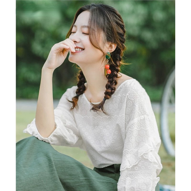 甜美气质灯笼袖衬衣女2026年夏宽松白衬衫设计感短款别致上衣