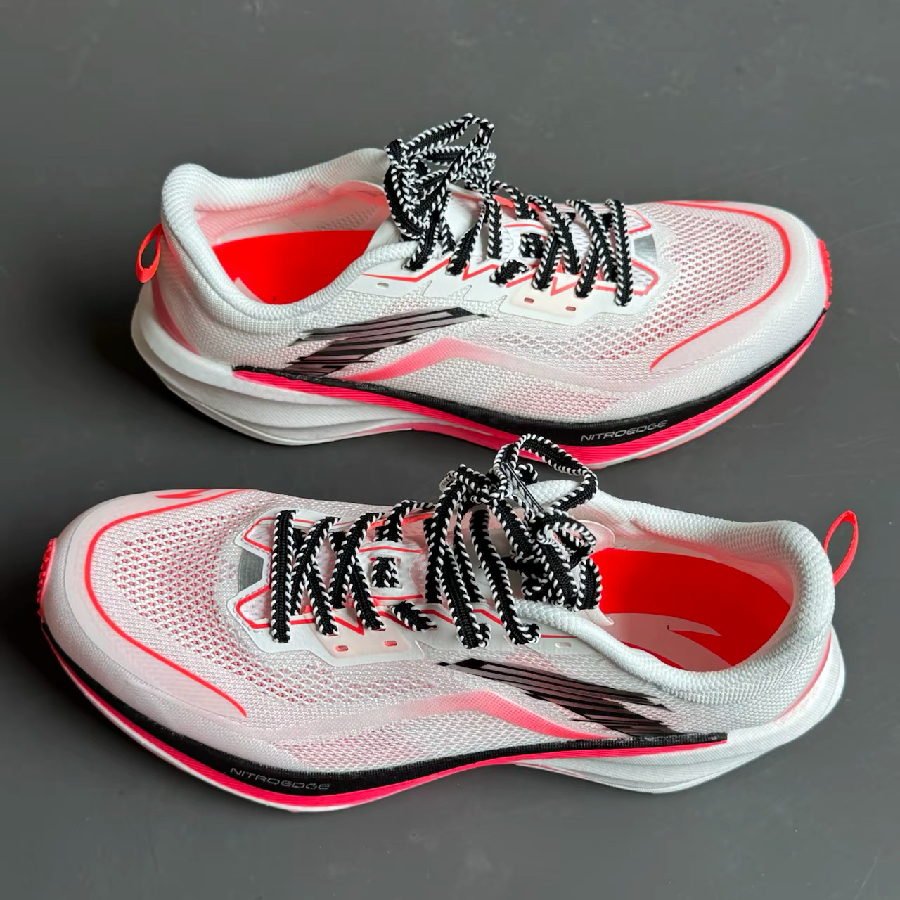 Anta安踏 塑胶先锋场地竞训体测减震防滑耐磨跑步鞋912545599F-2