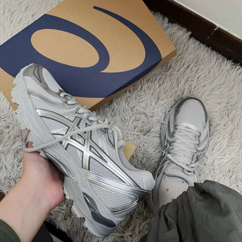 Asics Gel-Flux 4 舒适时尚织物合成革低帮跑步鞋1012B464-020