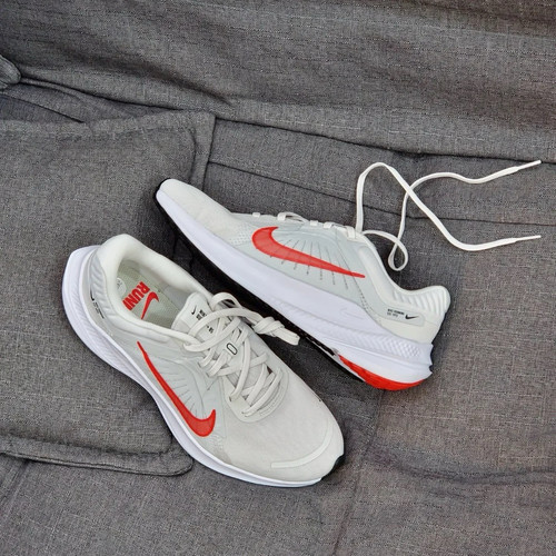 Nike Quest 5低帮休闲跑步鞋男款白红DD0204-007