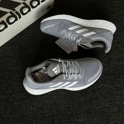 正品Adidas/阿迪达斯男女低帮轻便百搭透气运动休闲跑步鞋 FY6680