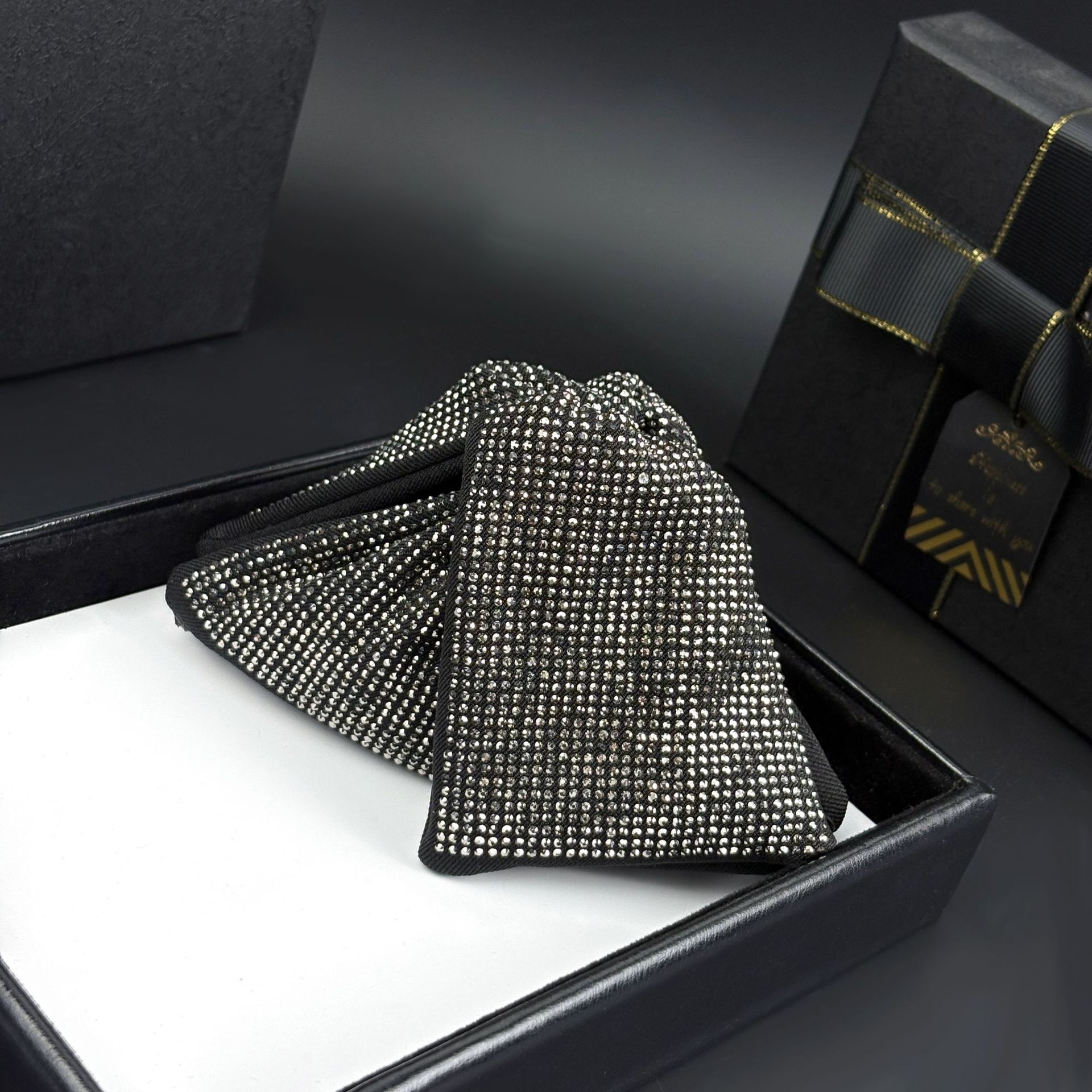 2025年新款满钻半扎发抓夹时尚复古百搭后脑勺鲨鱼夹气质水钻头饰