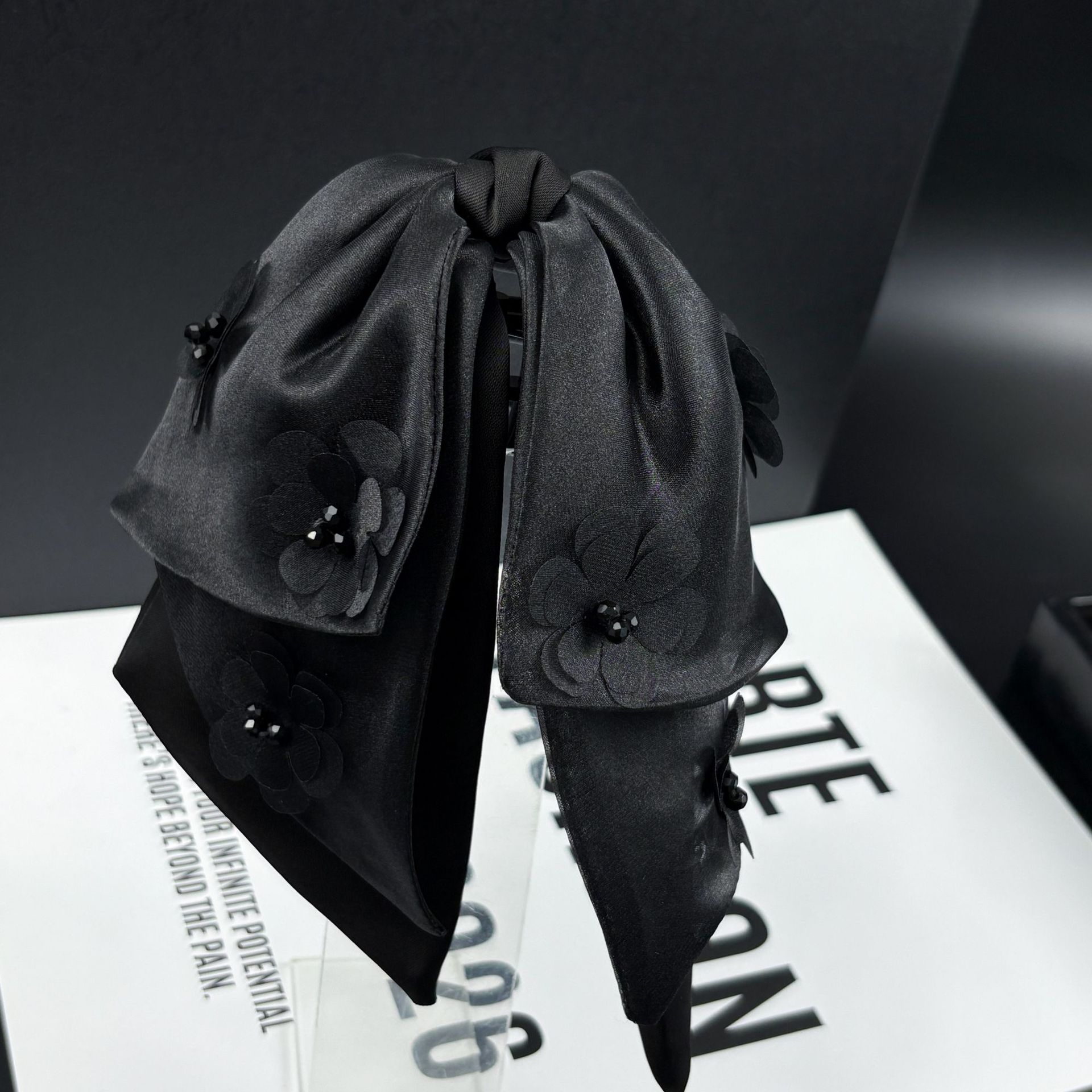 精致显贵浪漫立体花网纱蝴蝶结发夹法式水晶珍珠马尾夹感抓夹