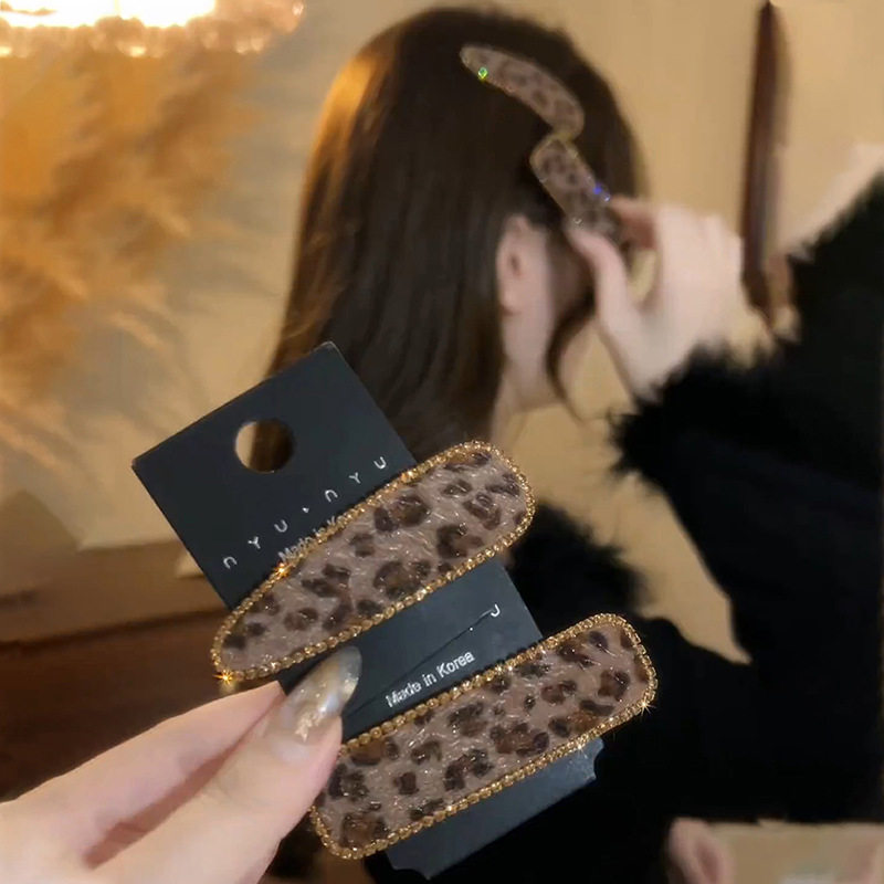 tktk秋冬豹纹毛绒水钻发夹侧边边夹2025新款感刘海碎发bb夹子头饰