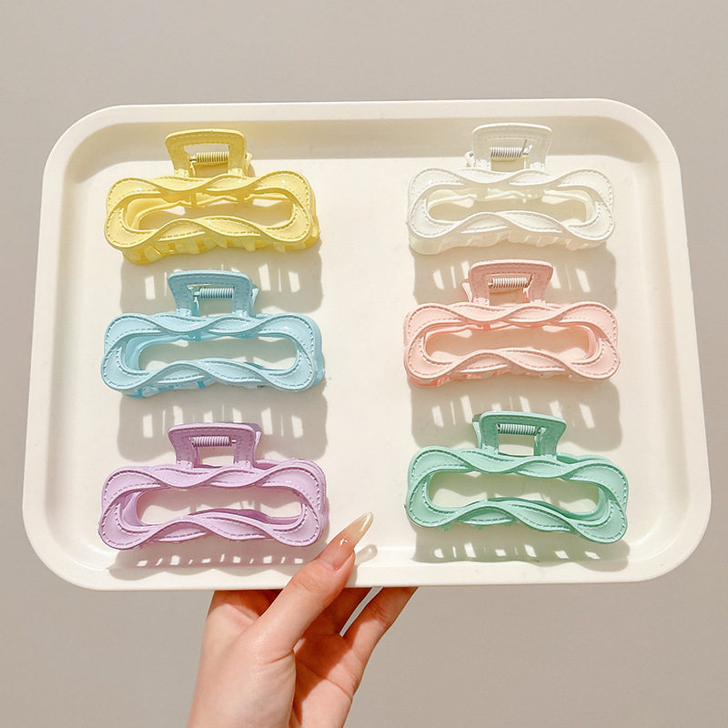 tktk2025新款多巴胺云朵鲨鱼夹小众设计感发饰精致气质时尚抓夹