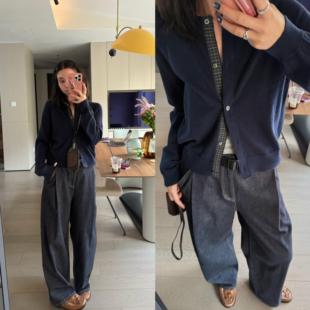 iWiNG美玲 正肩版型miu系门襟格纹拼接针织开衫 特