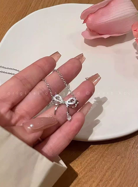 蝶梦灵动蝴蝶结轻奢锁骨链女款