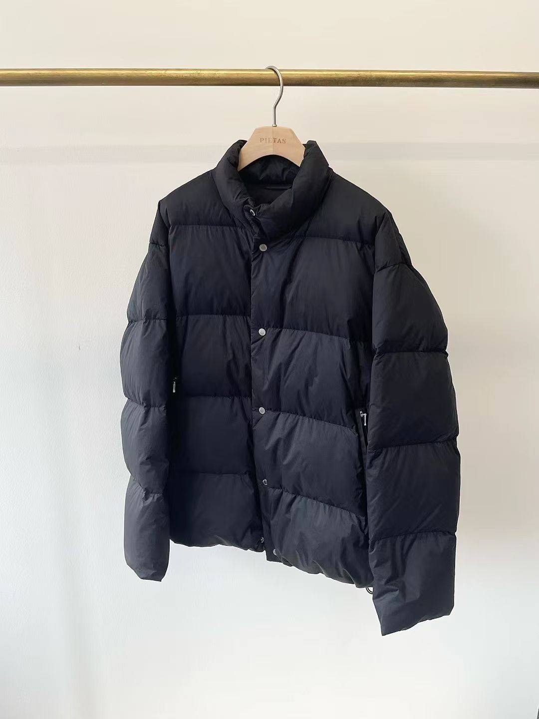 高端女装新款进口尼龙填充大朵白鹅绒立领轻量保暖短款羽绒服女