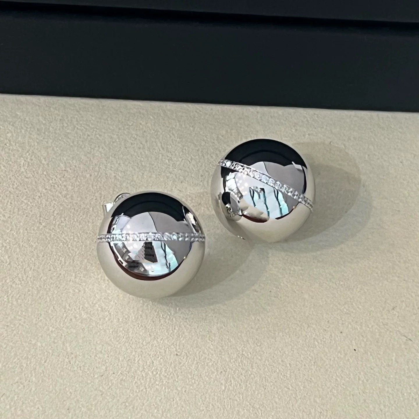 金属圆球镶钻星球耳环女秋冬欧美轻奢小众设计高级感S925银针耳钉