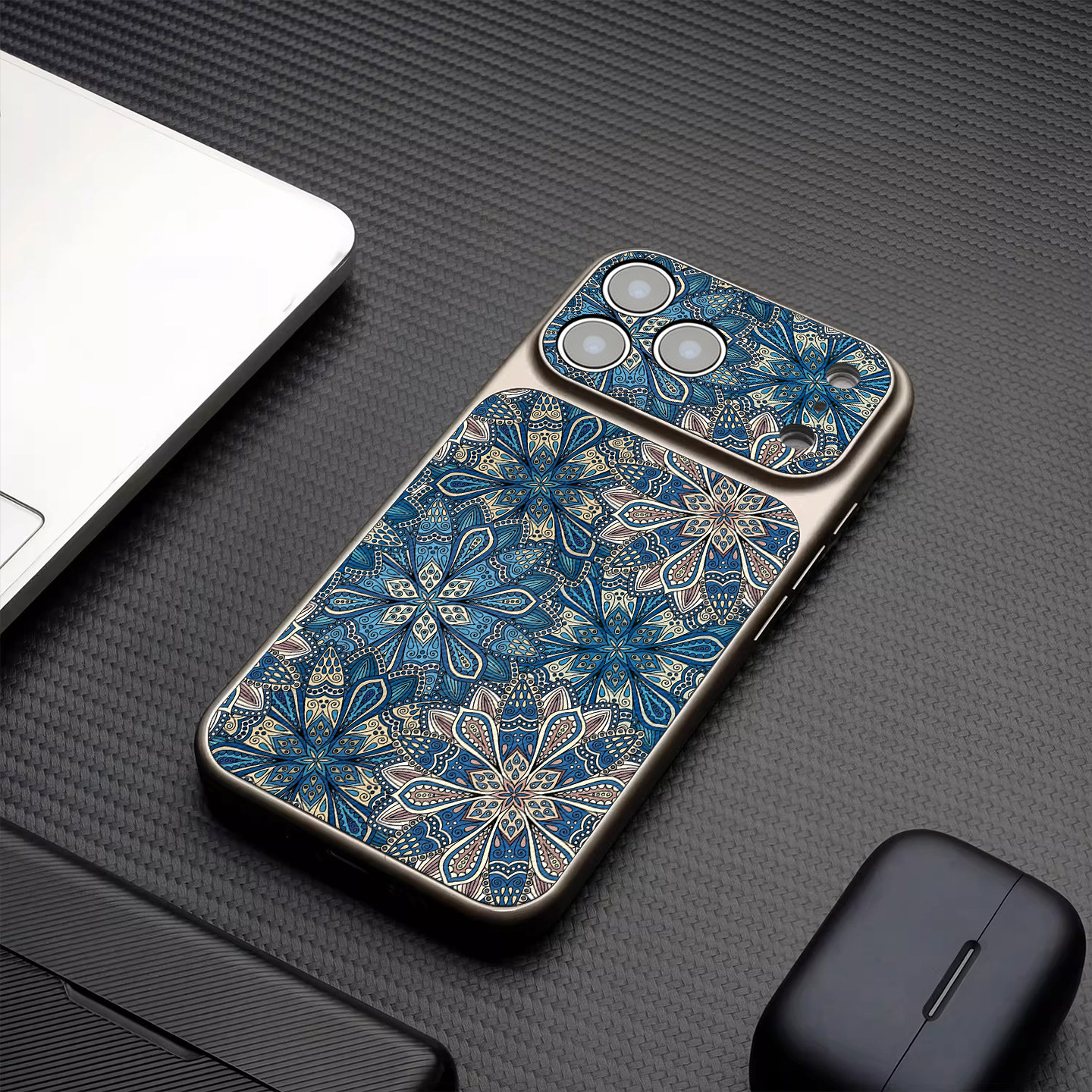 蓝色曼陀罗手机壳适用苹果18promax高级感iPhone17轻奢16plus磁吸15pro复古14国风air艺术13新中式12花朵文艺