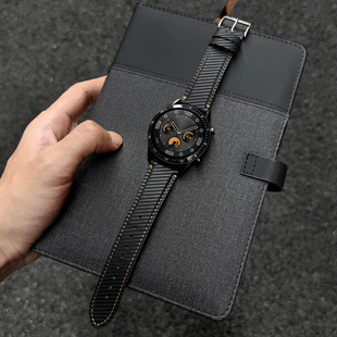 适用华为gt5手表带碳纤维纹watch4pro的新款智能运动gt5pro手表链男款系列watchgt4专用夏天gt3透气男士2皮质