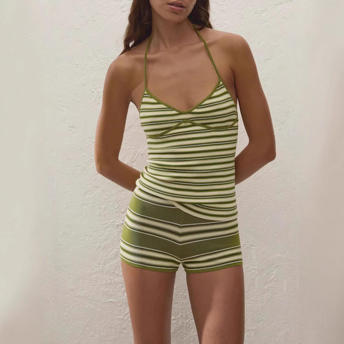 撞色条纹吊带短裤套装 Contrast striped camisole shorts set