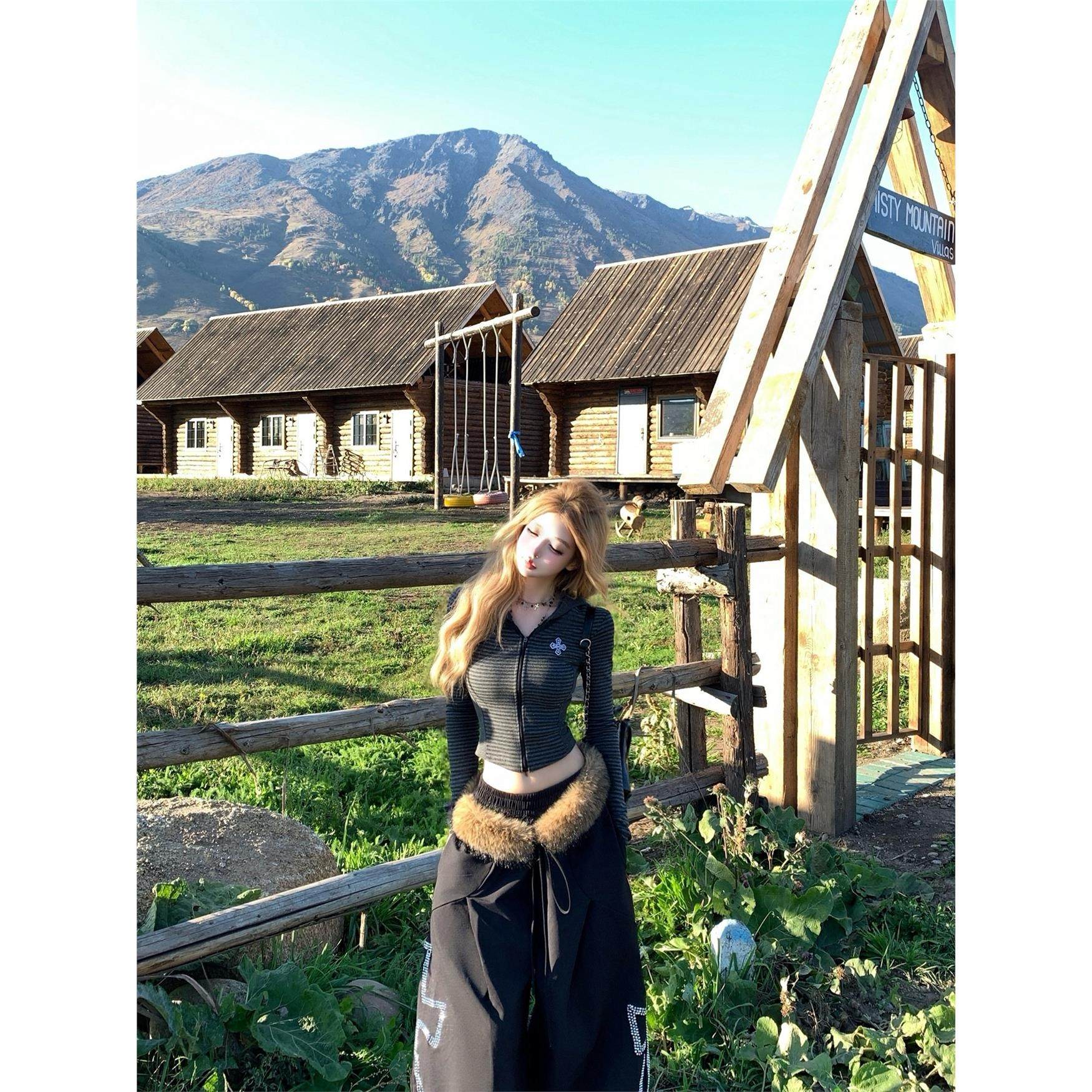 千禧辣妹条纹连帽短款外套女秋冬修身正肩长袖上衣,女装/女士精品,短外套,淘宝优惠券,粉丝福利购,淘宝优惠卷