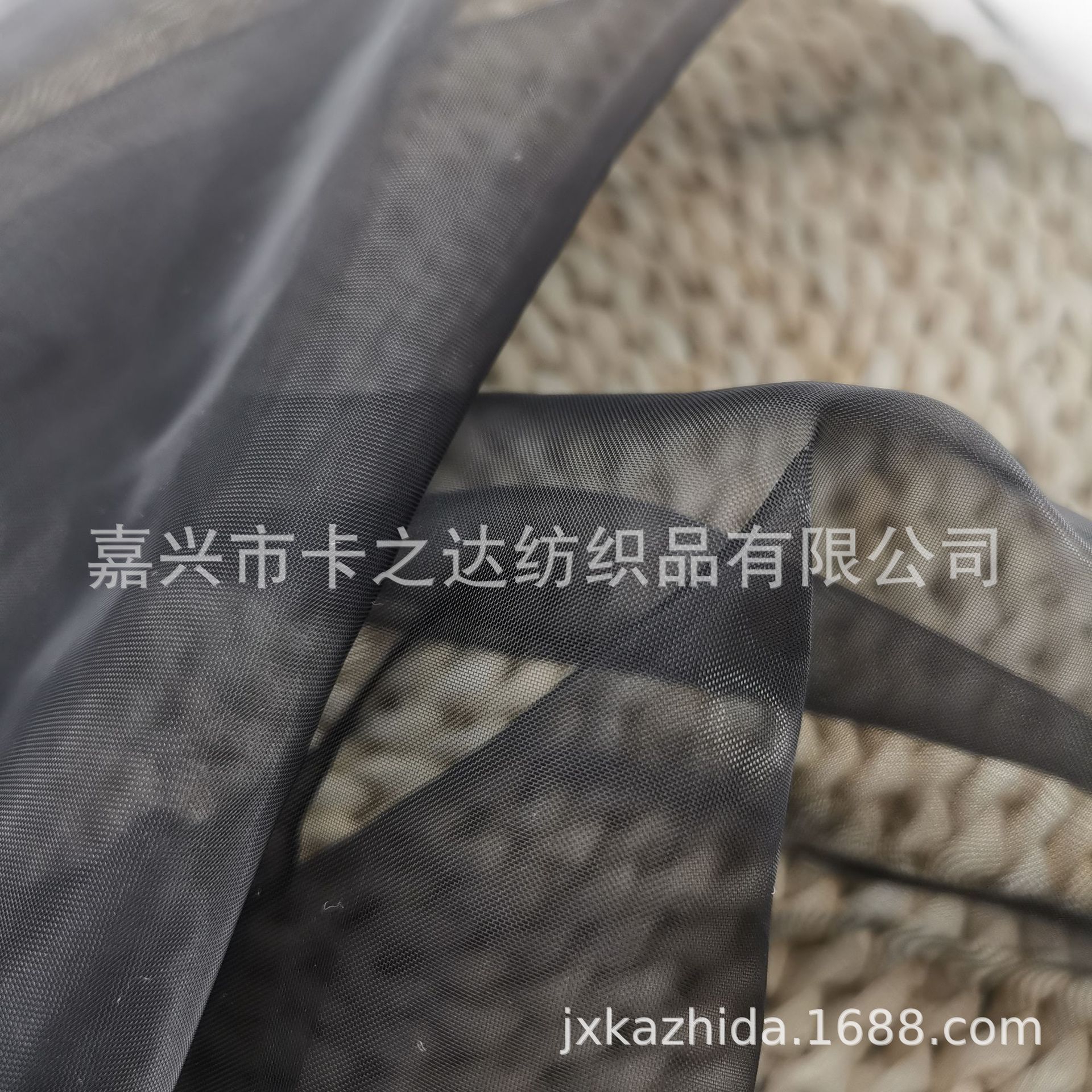 新款直销现货 无光柯根纱头巾纱布料 尼龙玻璃纱薄透柔软网纱裙摆