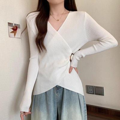 秋冬季修身收腰短款v领针织打底衫上衣设计感小众内搭长袖毛衣女