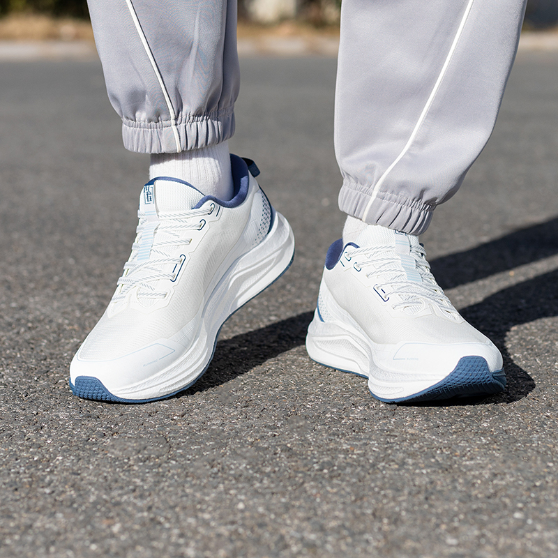 特步坦程2.0lite跑步鞋男鞋