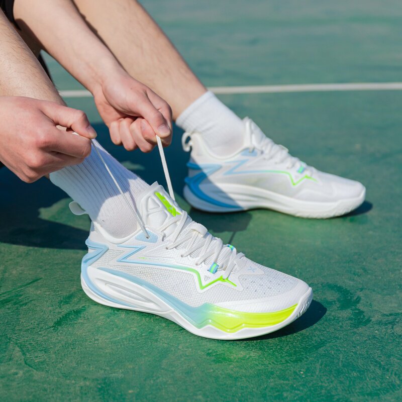 特步篮球鞋减震耐磨专业球鞋