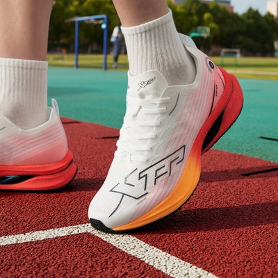 特步致轻9.0pro运动鞋男鞋官方正品减震透气男士竞速训练跑步鞋