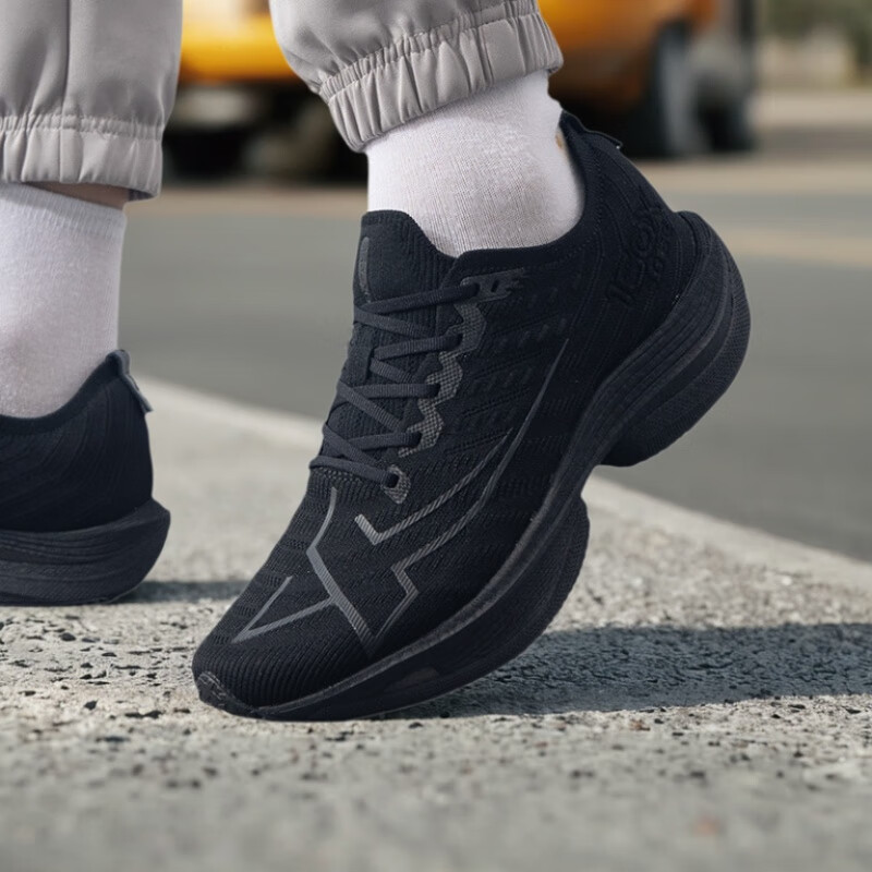 特步160X5.0SE跑步鞋男