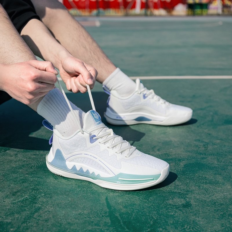 特步篮球鞋减震耐磨专业球鞋