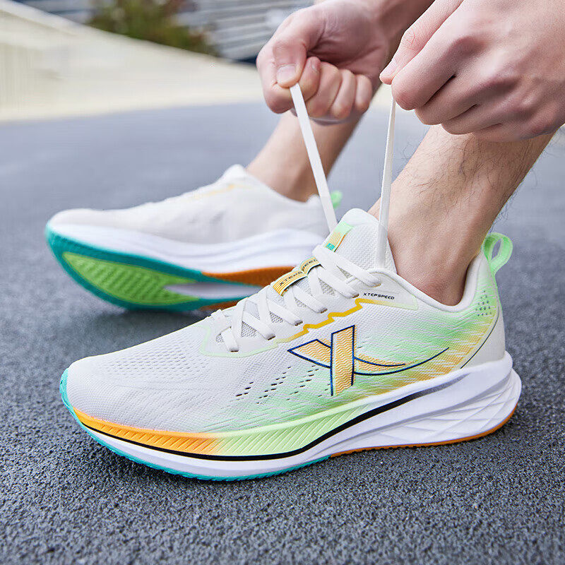 特步飞速5跑步鞋透气网