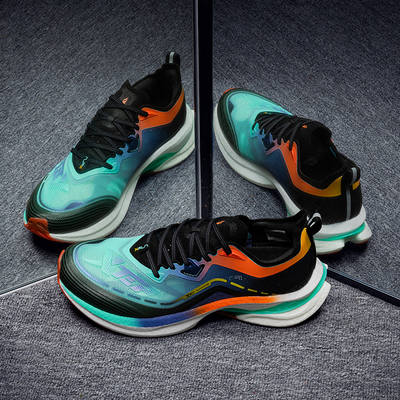 特步致轻8pro男子跑步鞋