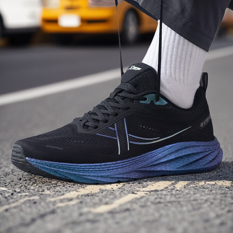 特步薄底香菜跑步鞋男鞋