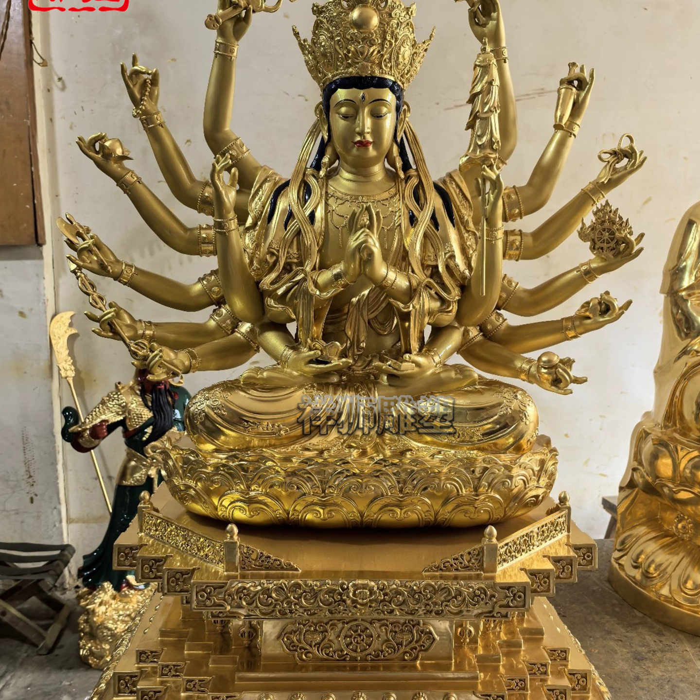 祥狮雕塑黄铜鎏金铸造准提佛母