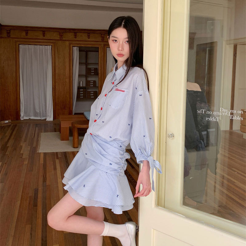 条纹连衣裙女设计感小众翻领长袖荷叶边百褶裙收腰显瘦休闲衬衫裙