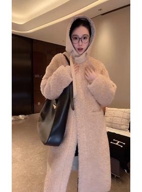 大李plus“100羊毛颗粒毛连帽90鹅绒服”长款大衣-D5SC0025