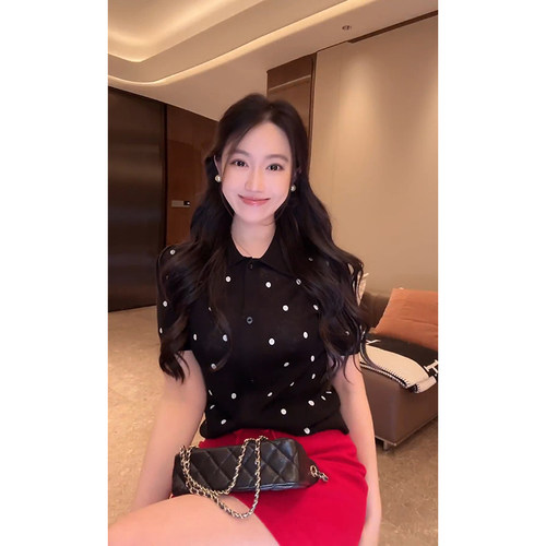 大李plus莱赛尔亚麻波点针织短袖T恤女夏季黑色翻领经典通勤上衣