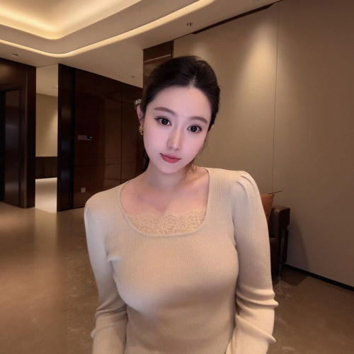 大李plus“桑蚕丝混纺针织”蕾丝拼接显瘦长袖针织衫SD602656-1