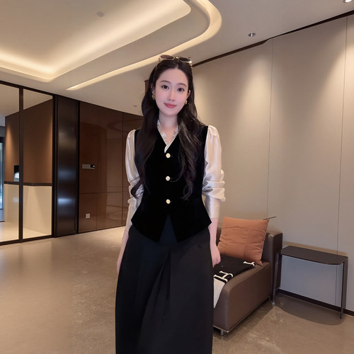 大李plus“复古丝绒拼接衬衣”莱赛尔撞色木耳边收腰衬衫SD604195