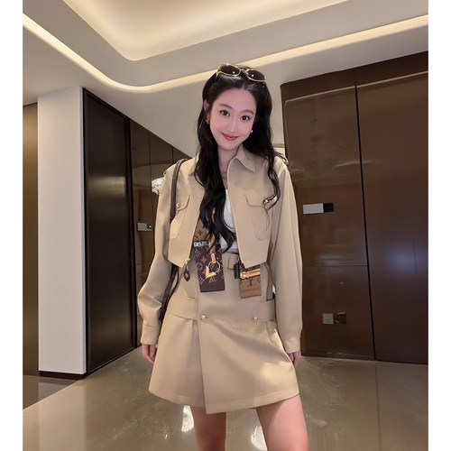 大李plus“复古英伦套装“肩章拉链短款工装外套+半裙-SD601533