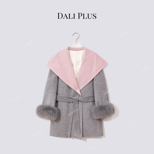 D5MM2470 狐狸毛大翻领呢大衣 100澳毛灰粉90白鹅绒服