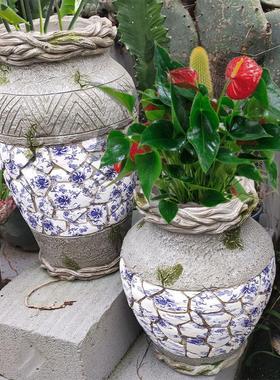 工厂直供 创意中式复古青花瓷花纹花盆花园庭院雕塑树脂现货