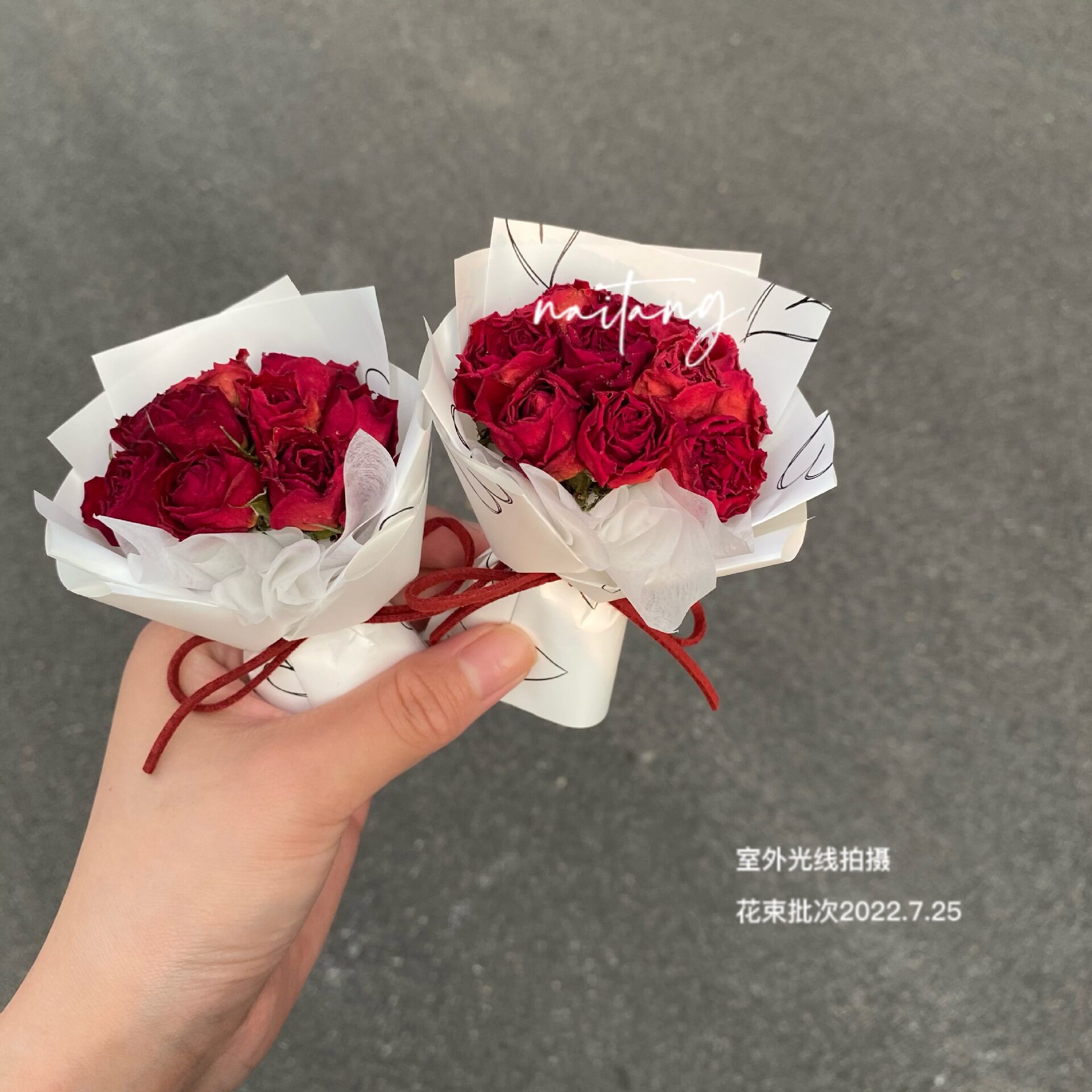 小花束红玫瑰永生干花mini结婚伴手礼礼品车载出风口香薰永生花