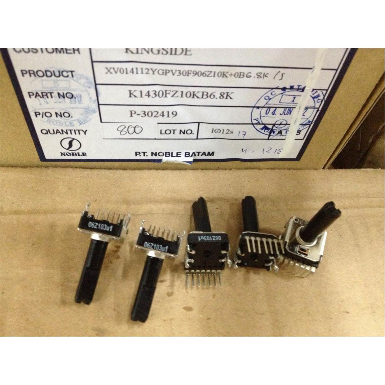 NOBLE 日本贵族142型立式双联电位器 10K 7脚Z103