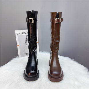 多巴胺真皮长筒靴女2024秋冬新款棕色长靴粗跟小金扣高筒骑士靴子