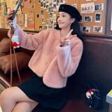 粉红色