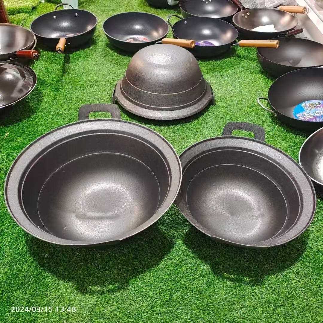 新款直销加深连体生铁炖锅炒锅 铁锅大号炒龙虾老式手工加厚不沾