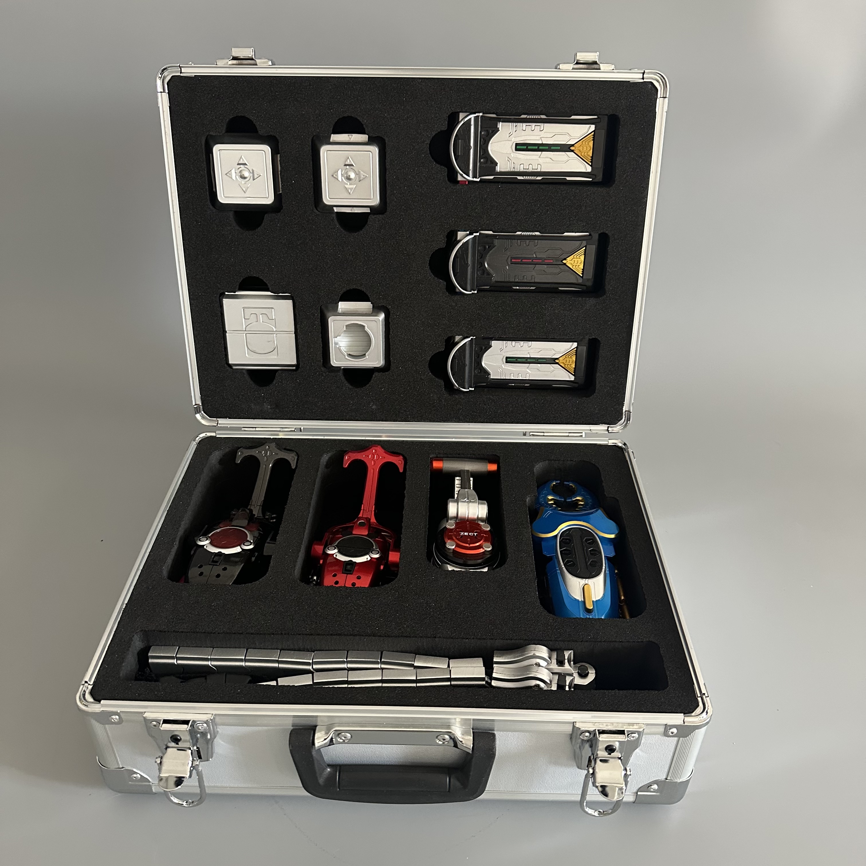 甲斗双虫腰带合金收纳箱