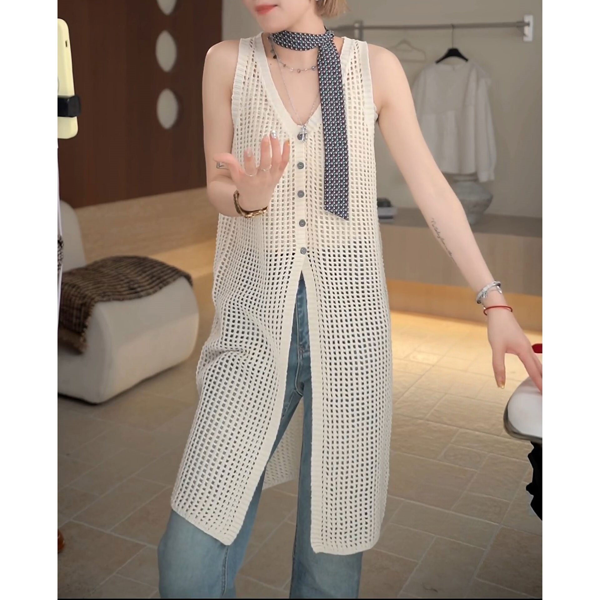 夏季新款休闲显瘦中长款连衣裙潮时尚洋气镂空设计感针织背心裙女