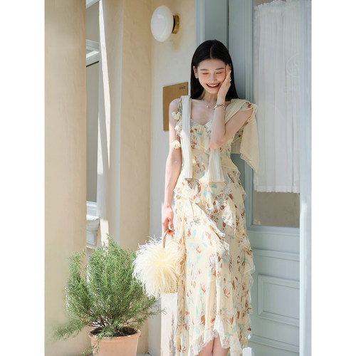 且可ChillCozy 仲夏夜 人丝南法vibe感长款印花碎花吊带连衣裙女