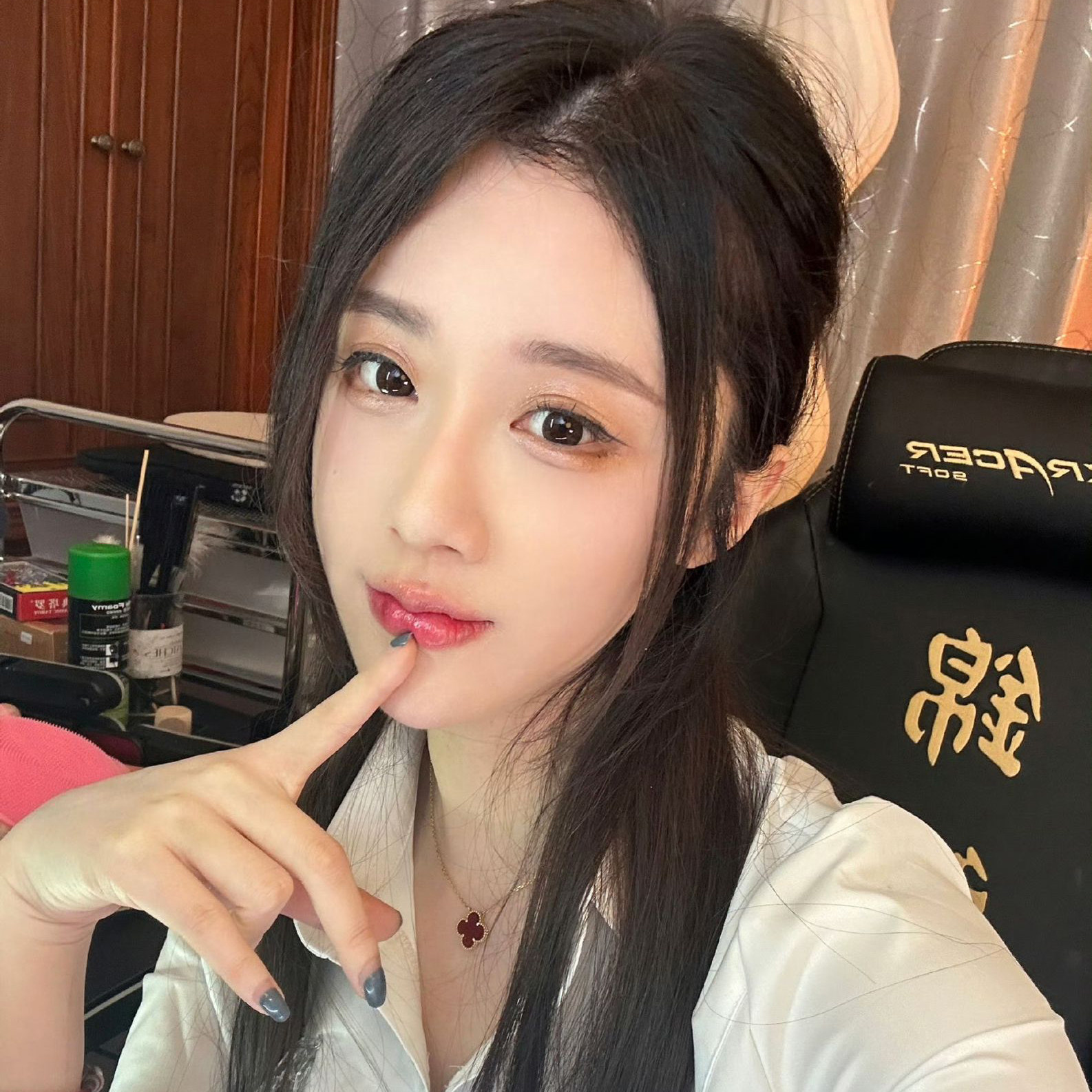 【珍藏版】DY 轩子巨二兔 专属会员合集高清写真海报照片壁纸素材