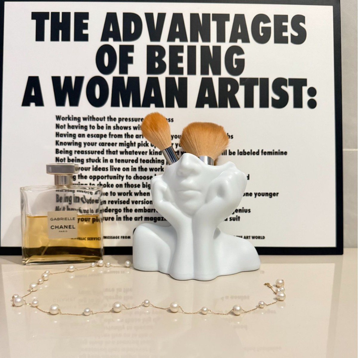 跨境创意桌面多功能收纳笔筒化妆刷筒装饰品人体艺术造型办公用品